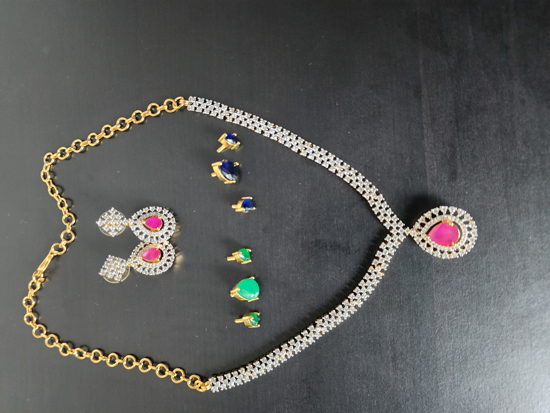 Picture of New changeable diamond finish necklace set
