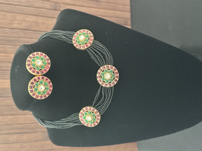 Picture of Blackbeads kundan Neckset