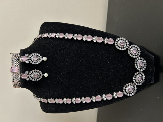 Picture of Victorian long haaram with bracelet in pink