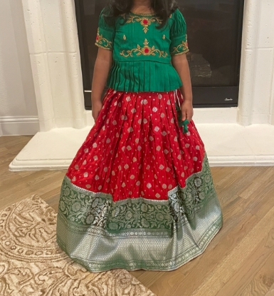 Picture of Red and green Banaras Lehenga 4-6y 