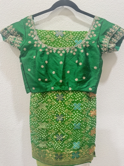 Picture of Pure gharchola bandini benaras saree!