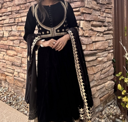 Picture of Black velvet pakistani anarkali set