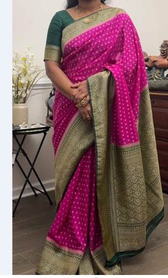 Picture of Beautiful Pink and green combo georgette banaras saree 
